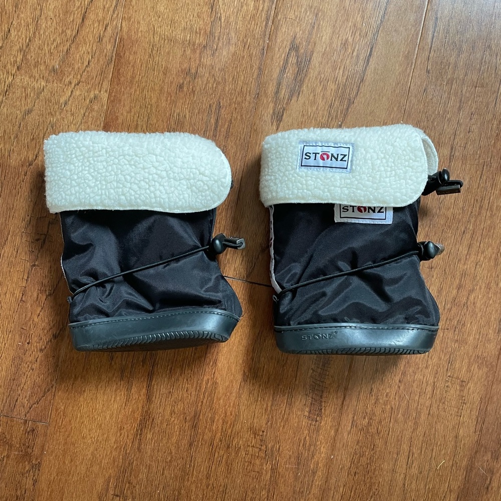 Stonz Toddler Winter Booties w/ Bootie Liners size M